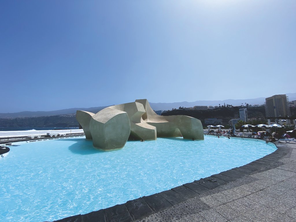 Monumento al Viento Lago Martiánez ein Kunstwerk von César Manrique