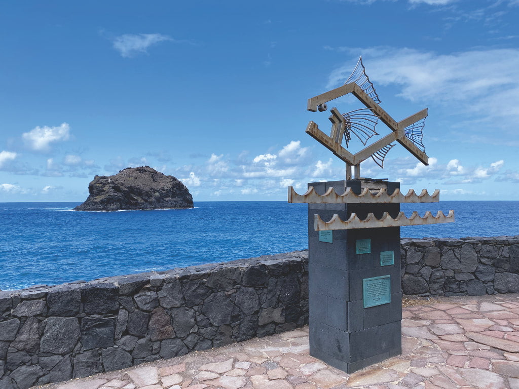 Roque de Garachico auf Teneriffa und Fisch-Monument