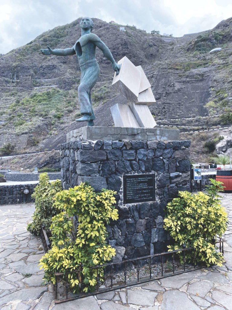 Monument El Emigrante Garachico Teneriffa