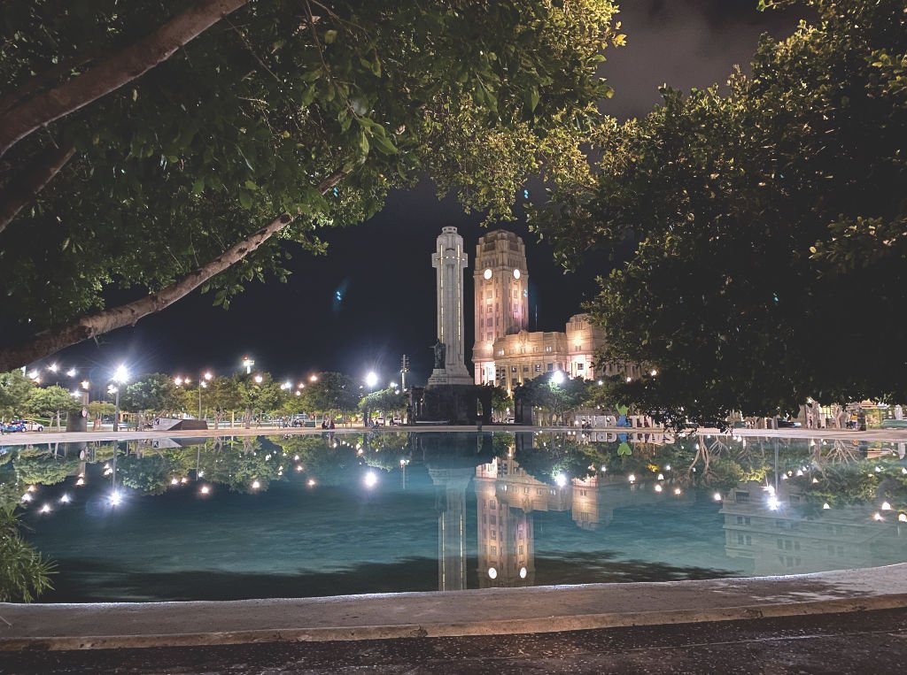 Plaza España auf Teneriffa in der Nacht