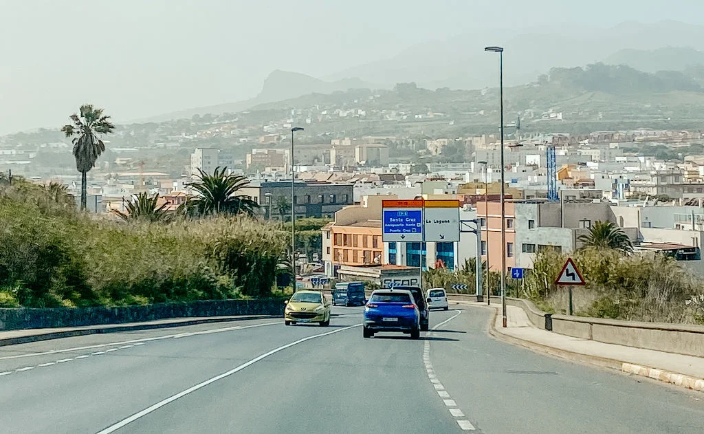 Autofahren in Santa Cruz und La Laguna auf Teneriffa